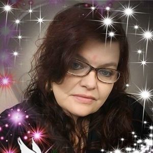 Meet your Posher, Selena